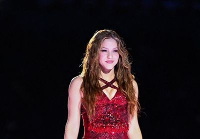 Shakira se teint les cheveux en rouge et surprend ses fans !