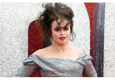 « Un tas de conneries » : Helena Bonham Carter prend la défense de Johnny Depp et accuse Amber Heard