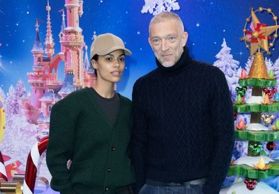 Vincent Cassel et Tina Kunakey inaugurent la saison de Noël à Disneyland Paris