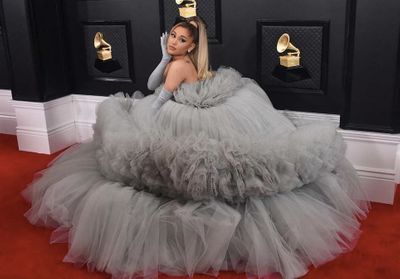 Ariana Grande, Camila Cabello, Heidi Klum... Les plus beaux looks des Grammy Awards 2020