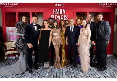 Emily in Paris, saison 3 : le casting réuni pour l'avant-première parisienne