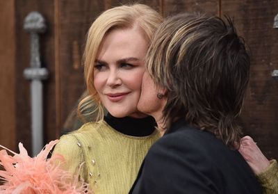 Nicole Kidman amoureuse à l'avant-première de « The Northman »