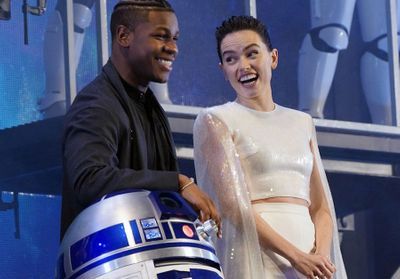 The Star Wars Cast Goofs Off in Tokyo, Plus Reese Witherspoon and Family, Olivia Wilde & More  