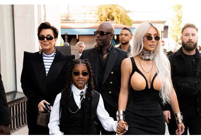 Fashion Week de Paris : Kim Kardashian et sa fille North assorties au défilé Jean Paul Gaultier