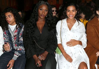 Tina Kunakey enceinte et sublime au défilé Jacquemus avec Aya Nakamura !  