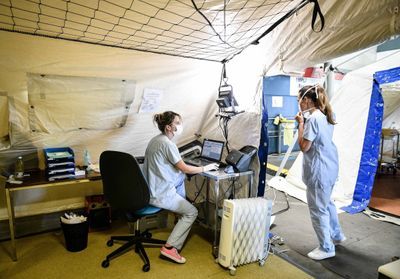 Coronavirus : « Des patients nous donnent des leçons de vie », les témoignages poignants des personnels soignants