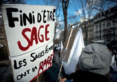 La colère des sages-femmes : « Je suis maltraitante »