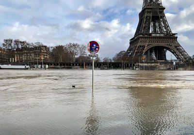 En images : À Paris, la Seine en pleine crue inonde les quais