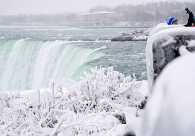 Les chutes du Niagara gelées, un phénomène impressionnant