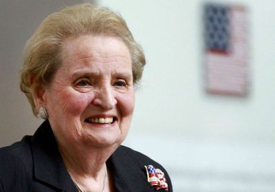 Madeleine Albright, première femme secrétaire d'État aux États-Unis, est morte