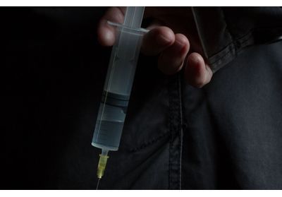 Piqûres en soirée : phénomène ou psychose ? Notre enquête