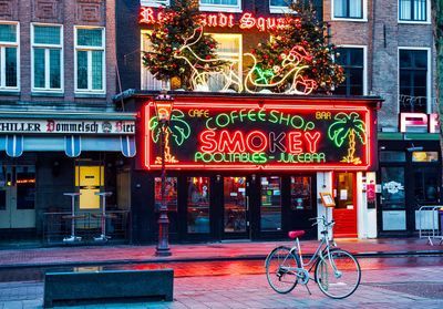À Amsterdam, la vente de cannabis pourrait être interdite aux touristes étrangers