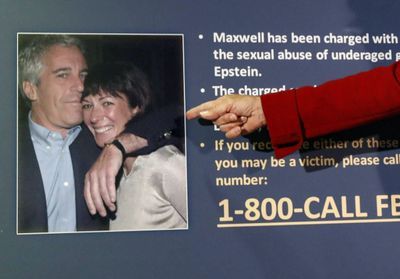 Affaire Epstein : Ghislaine Maxwell, l'ex-compagne du milliardaire, inculpée pour trafic de mineures