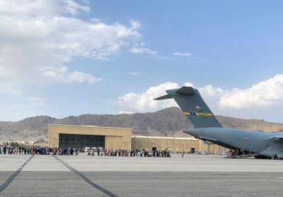 Afghanistan : deux explosions à l'aéroport de Kaboul