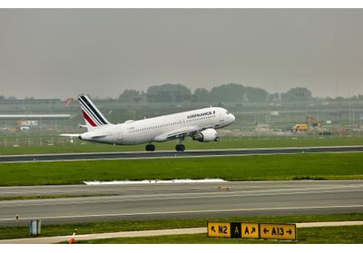 Air France suspend deux pilotes qui se sont battus en plein vol
