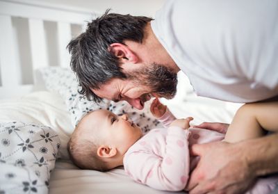 Bientôt un congé paternité de 9 semaines ?