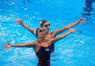 Championnats du monde : une nageuse s'évanouit dans l'eau, son entraîneuse la sauve de la noyade