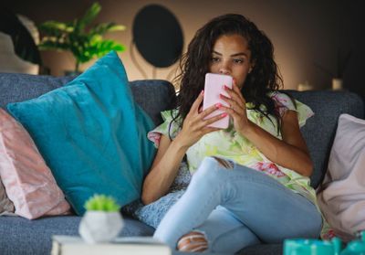 Comment les réseaux sociaux nourrissent notre nostalgie du monde d'avant
