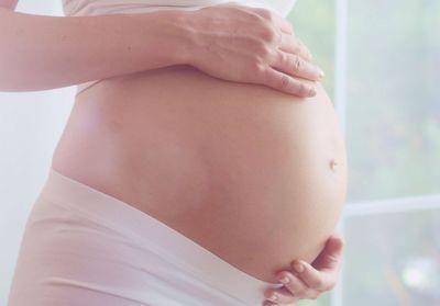 Coronavirus : les hôpitaux de New York sommés de laisser les conjoints assister à l'accouchement