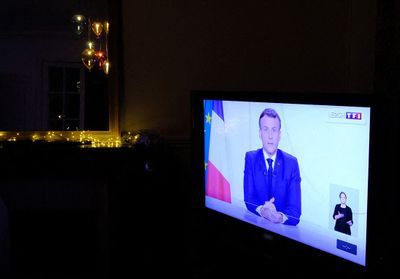 Covid-19 : ouverture des commerces samedi, déconfinement avec couvre-feu... Les annonces d'Emmanuel Macron