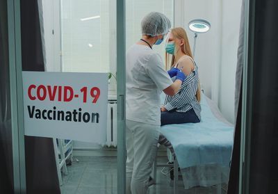Covid-19 : une campagne de vaccination en trois étapes