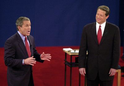 Élections américaines : en 2000 déjà, l'insoutenable attente entre Bush et Gore