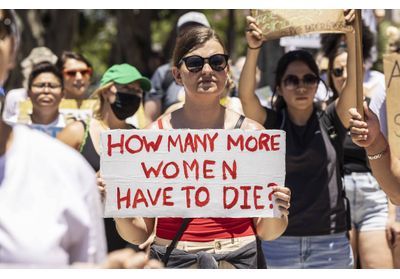 États-Unis : avec la révocation du droit à l'avortement, toujours plus d'inégalités pour les femmes précaires