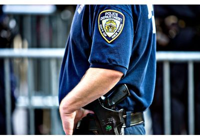 États-Unis : les policiers new-yorkais en charge des crimes sexuels au coeur d'une enquête pour sexisme