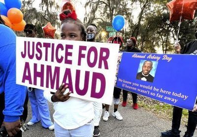 États-Unis : nouvelle condamnation à la prison à vie pour les meurtriers d’Ahmaud Arbery 