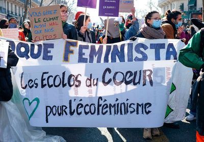 Femina ecologicus : le mouvement de l'écoféminisme en plein essor