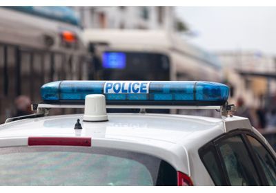 Féminicide/: un homme écroué à Blois après avoir tué sa compagne d'une trentaine de coups de couteau
