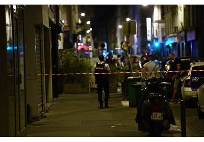 Fusillade à Paris/: un mort, quatre blessés et un suspect armé toujours en fuite