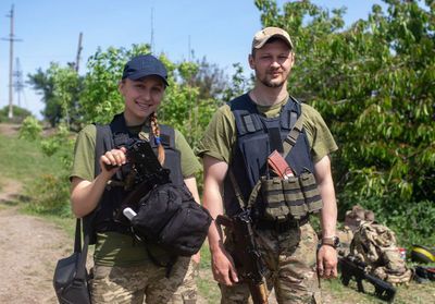 Guerre en Ukraine: Oxsana et Stanislav, un couple sur le front du Donbass