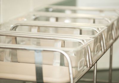 Hôpital : les gynécologues mettent en garde contre des fermetures de maternités cet été