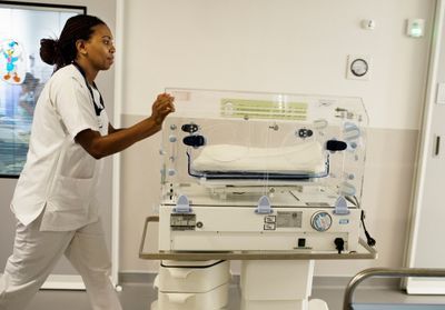 Hôpital public : bébés en danger ?