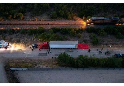 «/Horrible tragédie/»/: 46 migrants retrouvés morts dans un camion au Texas