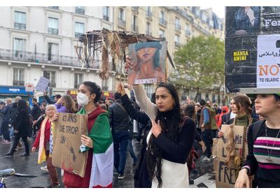 « Il faut leur donner de la force » : elles sont venues soutenir les Iraniennes à Paris