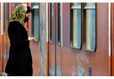 Iran : un projet de reconnaissance faciale voudrait sanctionner les femmes non voilées