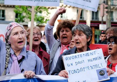 IVG : une association offrirait de l'argent à des femmes pour qu'elles n'avortent pas
