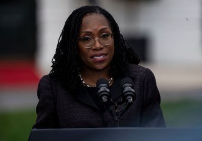 Ketanji Brown Jackson, première femme afro-américaine à la Cour suprême, a prêté serment