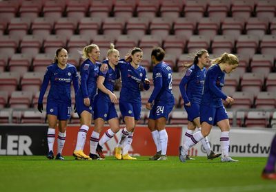 Le club de football féminin de Chelsea ajuste ses entraînements aux règles des joueuses