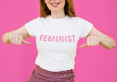 « Le féminisme qu'on nous vend n'est plus révolté » : cinq questions à Léa Lejeune sur le féminisme washing