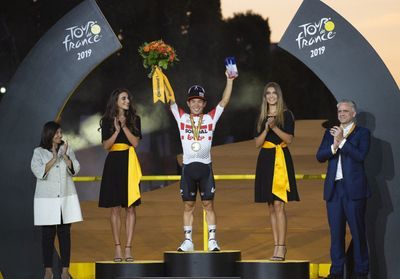 Le Tour de France met fin aux hôtesses sur les podiums