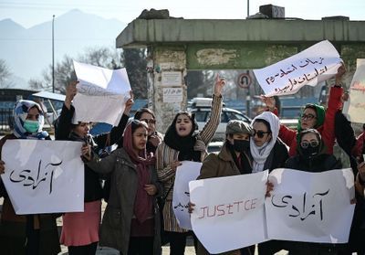 « Les visages du courage » : à Kaboul, les femmes manifestent contre le régime taliban