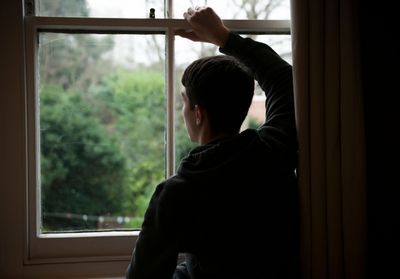 LGBTphobie en confinement : « J'ai 13 ans et mes parents me traitent tous les jours de 