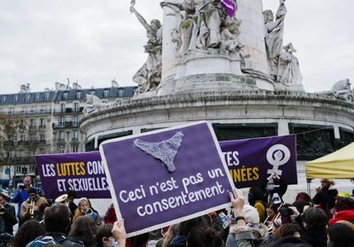 Lutte contre les violences faites aux femmes : une manifestation parisienne marquée par la pandémie