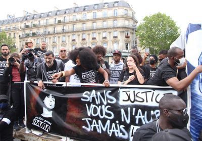 Manifestation contre les violences policières : « Je suis là pour dire que je suis choquée, que je suis solidaire »