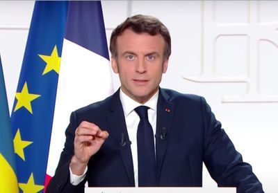 Président-candidat en temps de guerre : « Macron doit réécrire sa campagne et le candidat qu'il veut être »