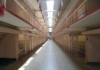 Prisons : les détenus étrangers en France ont besoin d'interprètes de qualité