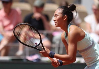 Qinwen Zheng parle de l'impact des règles pendant Roland-Garros : « plus le match avançait, plus j'avais des douleurs au ventre »